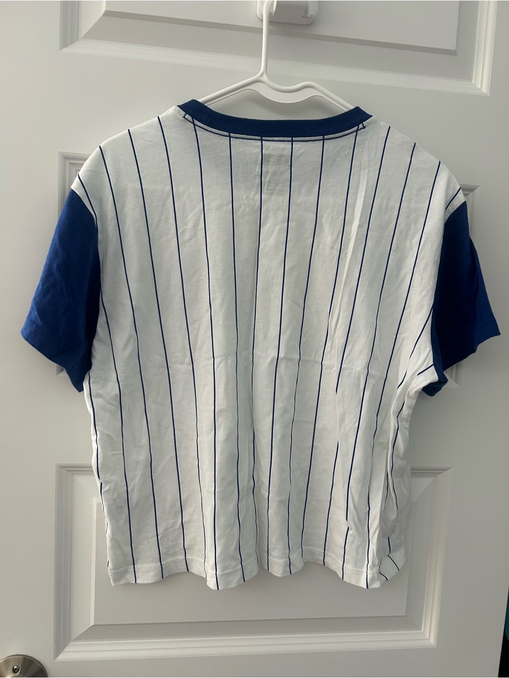Chicago Cubs MLB Pinstripe Baseball Jersey T‑Shirt fromTailgate Women’s Sz Med - Picture 6 of 6